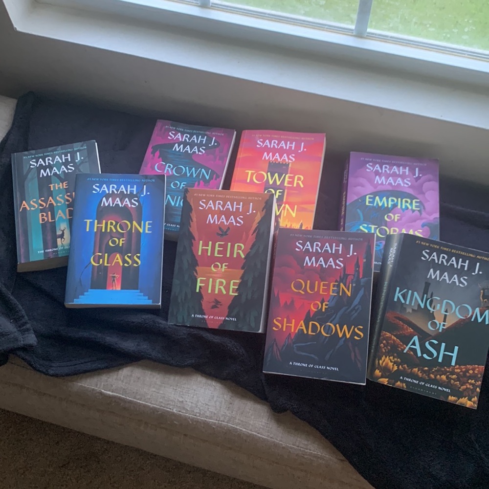 BUNDLE ENTIRE THRONE OF GLASS SERIES SARAH J MAAS